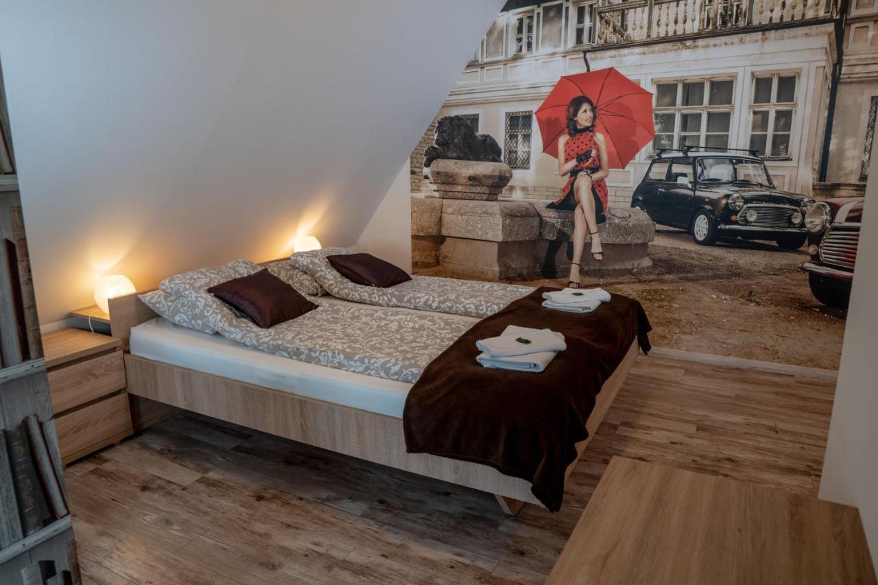 F57 - Franko Csaladi Panzio Bed & Breakfast Balatonlelle Exterior photo
