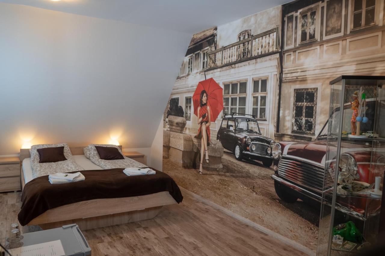 F57 - Franko Csaladi Panzio Bed & Breakfast Balatonlelle Exterior photo
